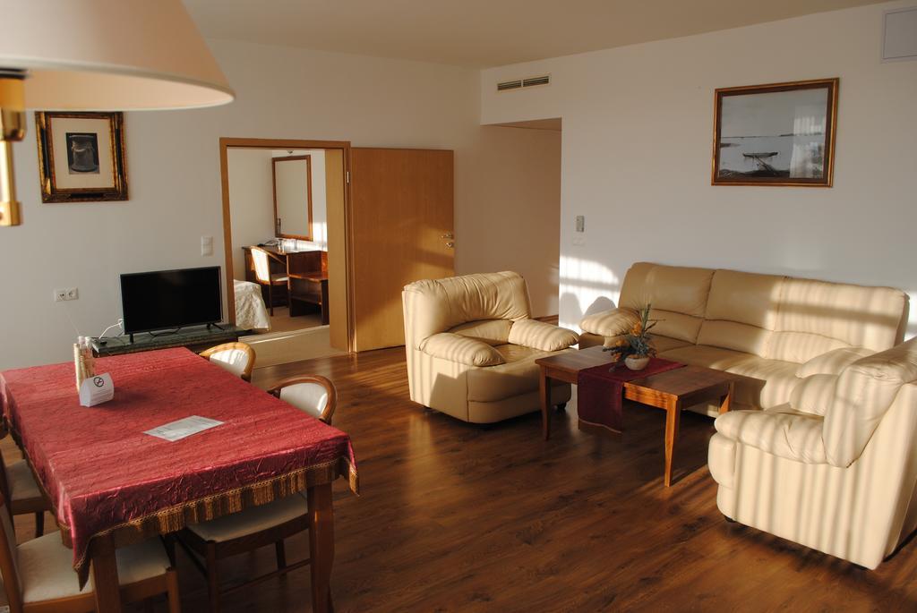 Hotel Claudius Szombathely Esterno foto